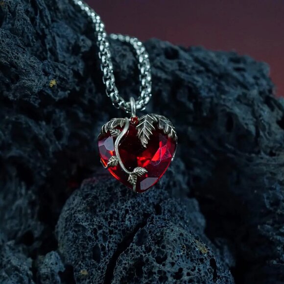 Baldur's Gate 3 Necklace Amulet of Greater Health - Picture 2 of 4